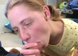 Redheaded girl loving blows daddy